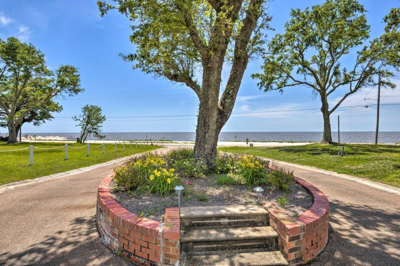 Coastal Waveland House Half Block To Pub Beach Exterior photo